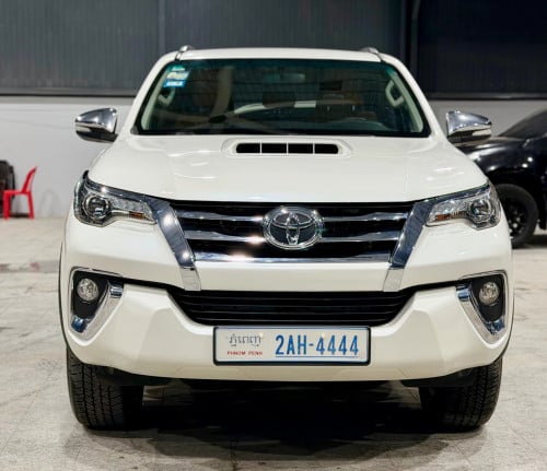 Toyota Fortuner 2017 Full
