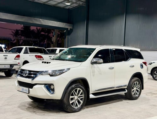 Toyota Fortuner 2017 Full