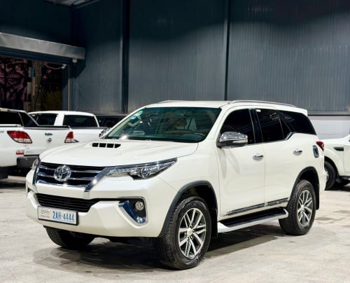 Toyota Fortuner 2017 Full