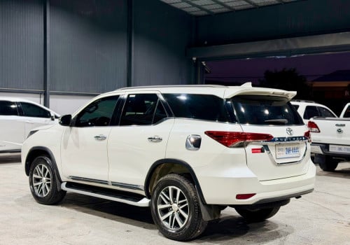 Toyota Fortuner 2017 Full