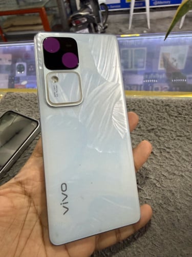 Vivo V30 5G Ram12G Memory256G Global sim2 99% មានឆ្នាំងសាក