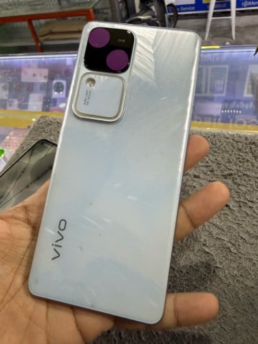 Vivo V30 5G Ram12G Memory256G Global sim2 99% មានឆ្នាំងសាក
