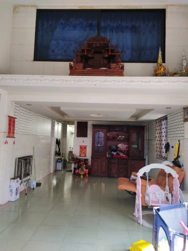 ផ្ទះលក់បន្ទាន់ក្រោយវត្តសន្សំកុសលផ្លូវធំលើផ្លូវ bt 39195000ចចោ