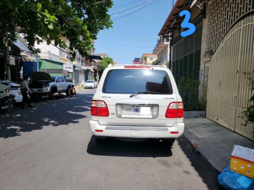 ឡានលក់ ម្ចាស់ទី១