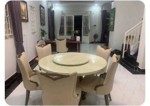 ផ្ទះជួលនៅក្រោយផ្សារព្រែកឯង
