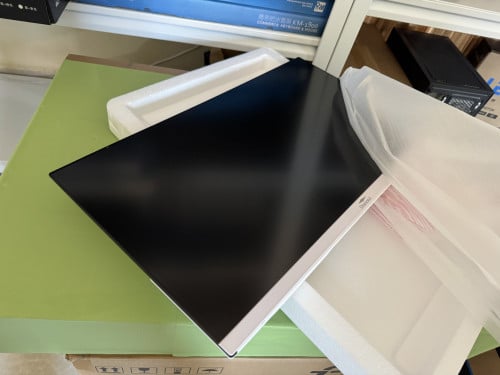 ផលិតផលខ្មែរ Diamond Monitor 22" FHD