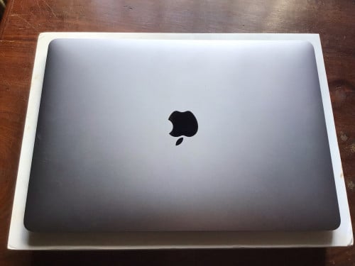 💻 លក់ MacBook Pro M1 2020 | RAM 8GB | SSD 256GB | Silver | 99% Condition