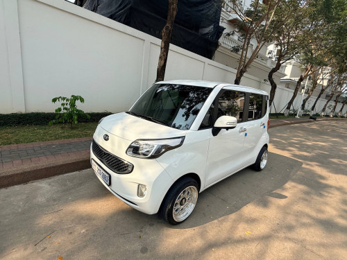 Car for rent at Phnom Penh
