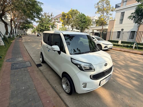 Car for rent at Phnom Penh