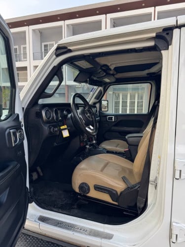 Car for rent at Sihanoukville and Phnom Penh