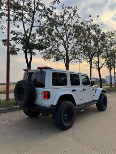 Car for rent at Sihanoukville and Phnom Penh
