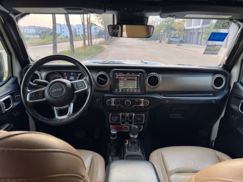 Car for rent at Sihanoukville and Phnom Penh