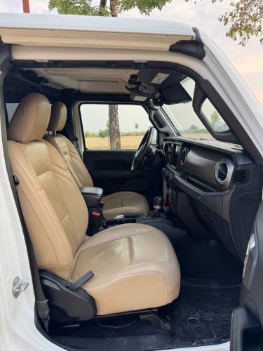 Car for rent at Sihanoukville and Phnom Penh
