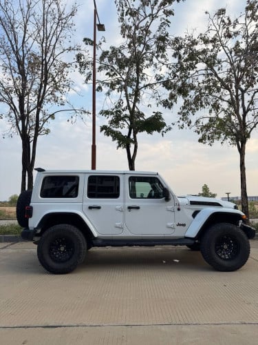 Car for rent at Sihanoukville and Phnom Penh