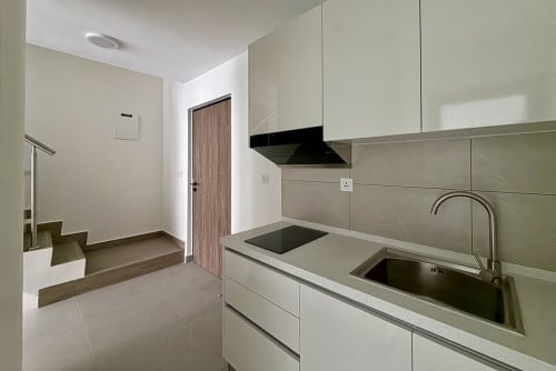 CHEAP PRICE!!! Duplex 2 Beds and 2 Baths for Sale in Urban Village Phase 2