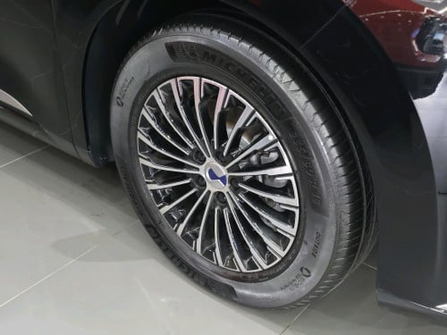 Denza D9 DMI 2025 4WD