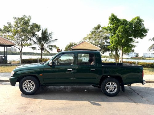 Hilux Tiger 2002 ប្រភេទឡានស្អាតនៅំណុំដេីម 90% ប្រេីតែមួយម្ចាស់គត់