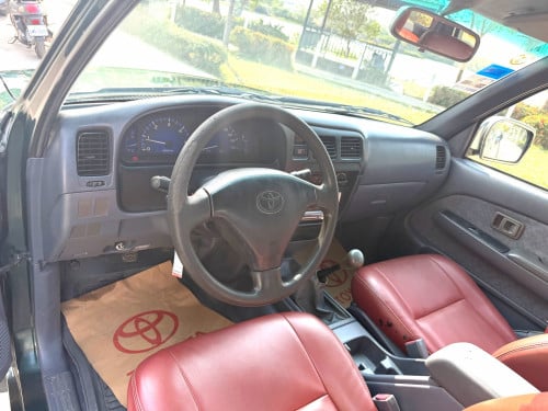 Hilux Tiger 2002 ប្រភេទឡានស្អាតនៅំណុំដេីម 90% ប្រេីតែមួយម្ចាស់គត់