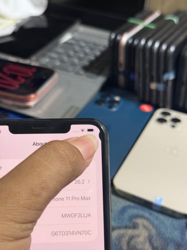 iPhone 11 Pro Max 64G សំណុំសុីន លក់175$