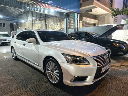 LEXUS LS460L 2013 FULL OPTION VIP