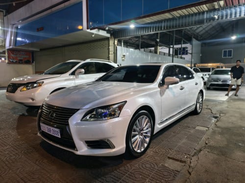 LEXUS LS460L 2013 FULL OPTION VIP