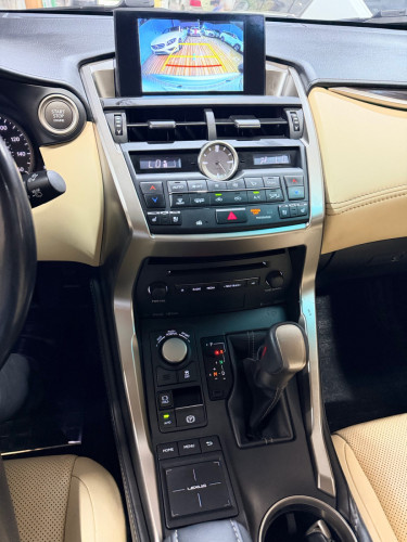 Lexus Nx200t Full Luxury 2015 7ប៊ូតុង​ គុជ​4 ឡើង​មុខ​2018