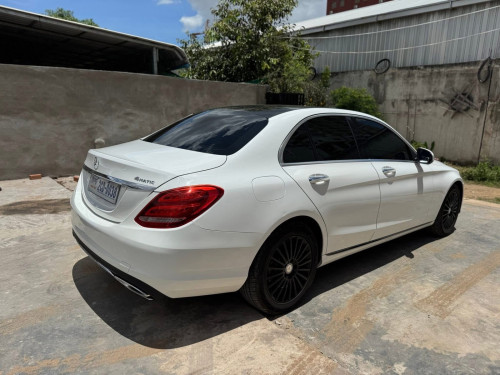 Mercedes Benz C300 4Matice ឆ្នាំ 2015 ធានាឡានស្អាត តម្លៃចរចារ