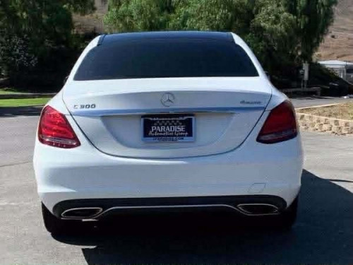Mercedes Benz C300 4Matice ឆ្នាំ 2015 ធានាឡានស្អាត