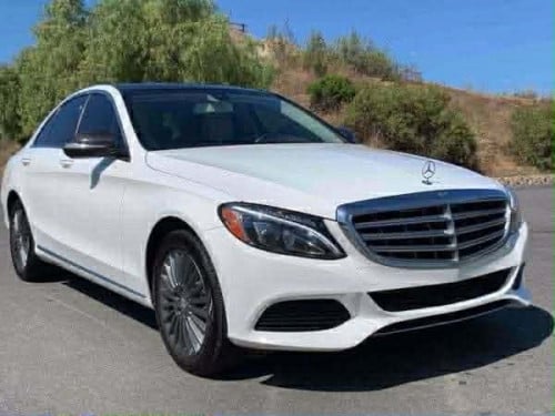 Mercedes Benz C300 4Matice ឆ្នាំ 2015 ធានាឡានស្អាត