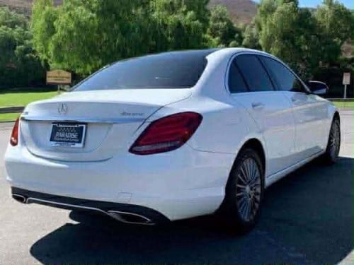 Mercedes Benz C300 4Matice ឆ្នាំ 2015 ធានាឡានស្អាត