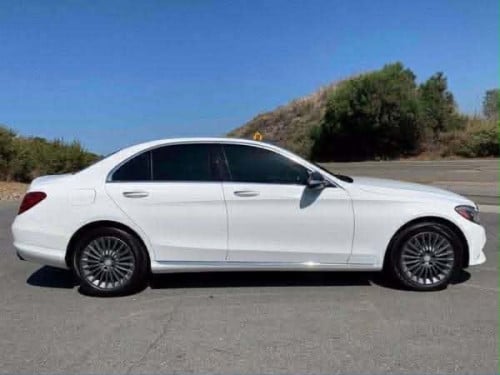 Mercedes Benz C300 4Matice ឆ្នាំ 2015 ធានាឡានស្អាត