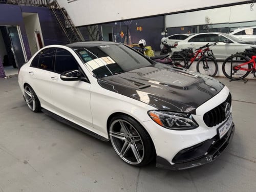 Mercedes C300 2015 AMG 4Matic Full option