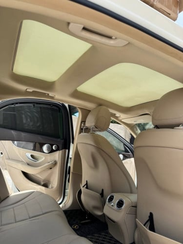 Mercedes Benz C300 4Matice ឆ្នាំ 2015 ធានាឡានស្អាត តម្លៃចរចារ