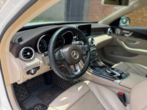 Mercedes Benz C300 4Matice ឆ្នាំ 2015 ធានាឡានស្អាត តម្លៃចរចារ