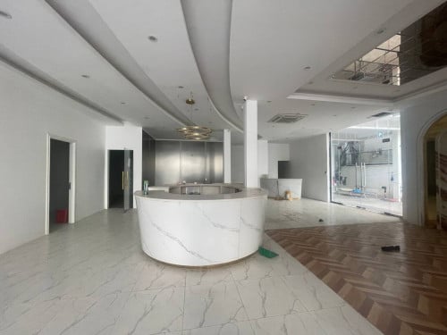 Prime shophouse for rent in BKK1 / BKK1黄金商铺出租