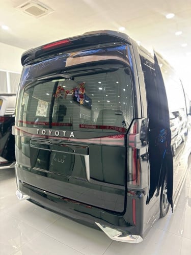 Toyota Hiace VIP MPV Luxury Edition ( Instock now )
