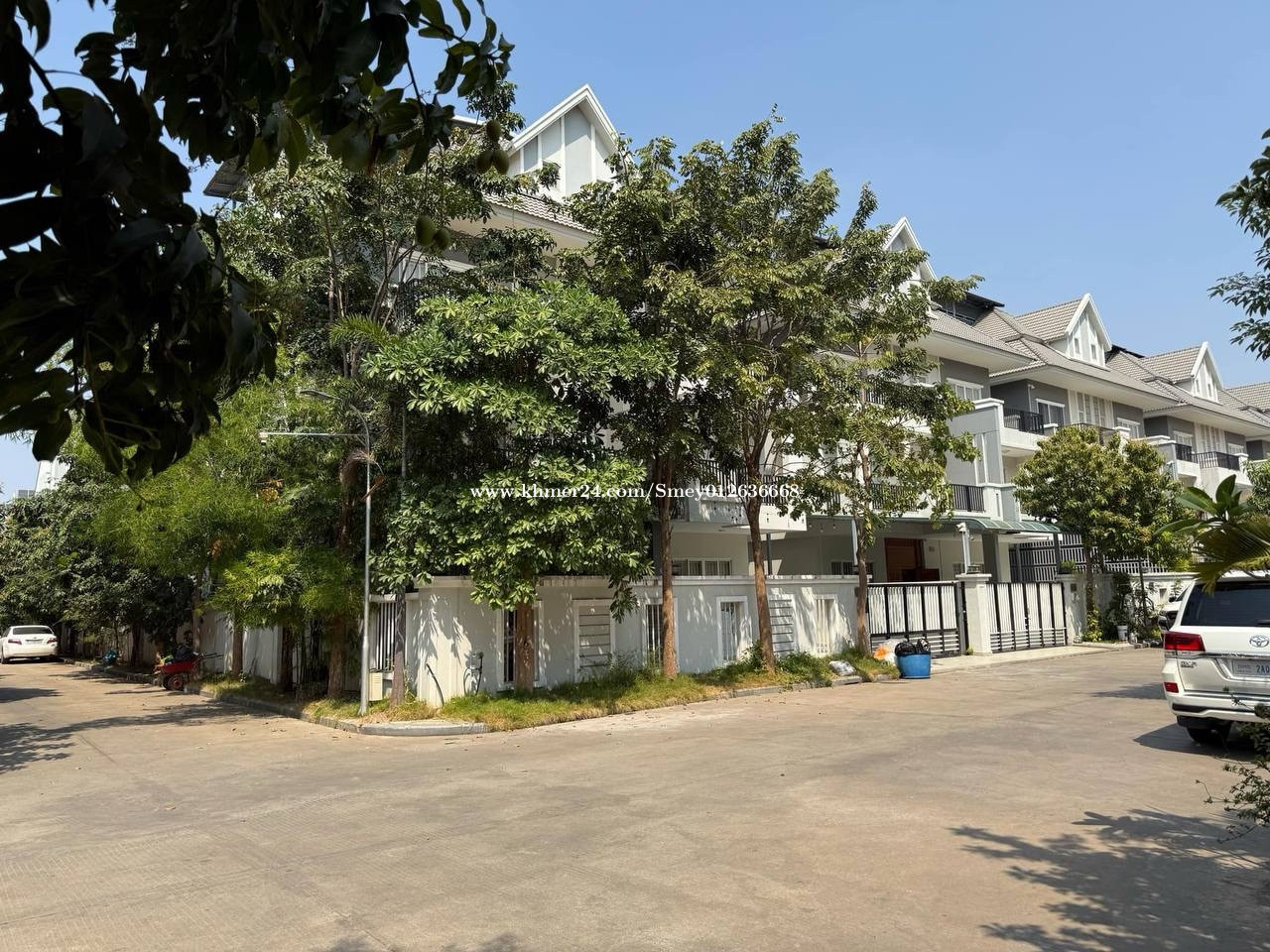 វីឡាសម្រាប់ជួលផ្ទះ12*12.2ដី15.4*21ជួល2000ចចារសំភារះពេញទាំងអស់បន្ទប់ទឹក8បន្ទប់ដេកធំ4បន្ទប់តូច2