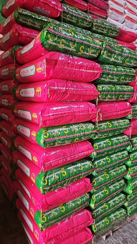 ស៊ីងហាក់លក់អង្ករបោះដុំ
