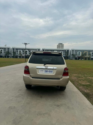 ឡានស្អាត មិនមានបុកប៉ះ.