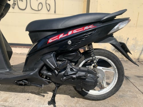 ម៉ូតូលក់​