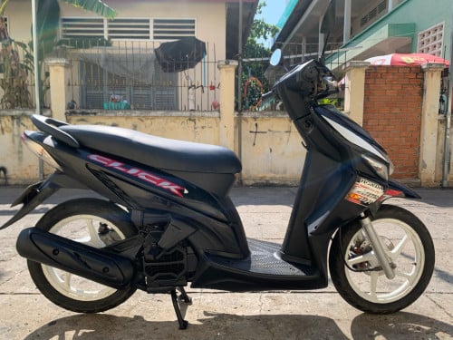 ម៉ូតូលក់​
