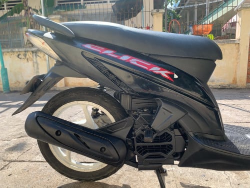 ម៉ូតូលក់​