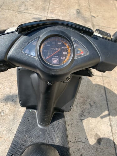 ម៉ូតូលក់​