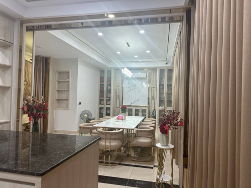 វីឡាសម្រាប់ជួលផ្ទះ12*12.2ដី15.4*21ជួល2000ចចារសំភារះពេញទាំងអស់បន្ទប់ទឹក8បន្ទប់ដេកធំ4បន្ទប់តូច2