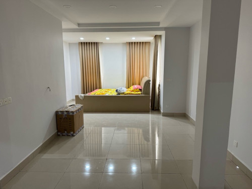 វីឡាសម្រាប់ជួលផ្ទះ12*12.2ដី15.4*21ជួល2000ចចារសំភារះពេញទាំងអស់បន្ទប់ទឹក8បន្ទប់ដេកធំ4បន្ទប់តូច2