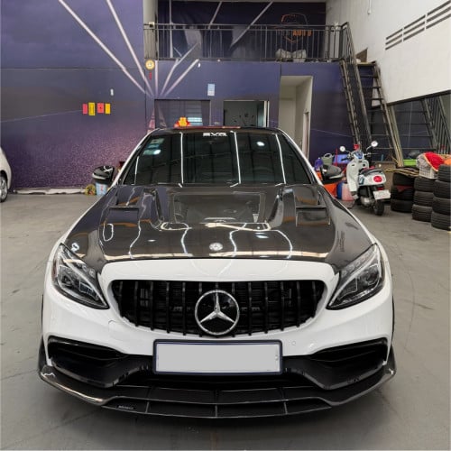 2015 Mercedes-Benz C300 AMG ឡានលេងហេីយស្រាប់