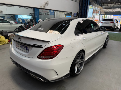 2015 Mercedes-Benz C300 AMG ឡានលេងហេីយស្រាប់