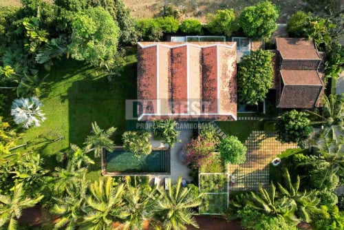 5 Bedrooms Tropical Villa For Sale with Pool in Siem Reap - Cambodia