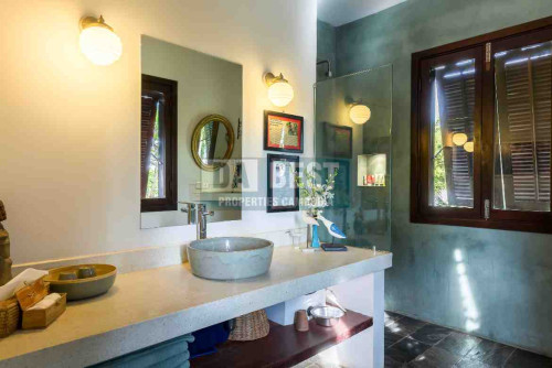 5 Bedrooms Tropical Villa For Sale with Pool in Siem Reap - Cambodia