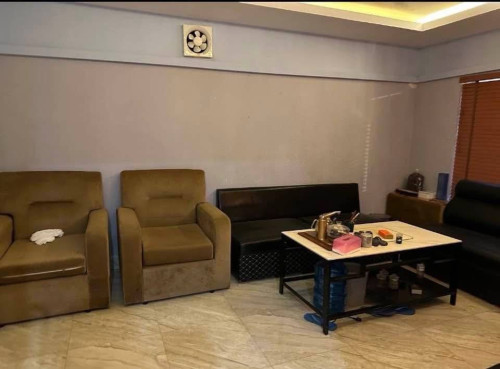 Commercial Business Villa For Rent in BKK Area on Commercial Road.